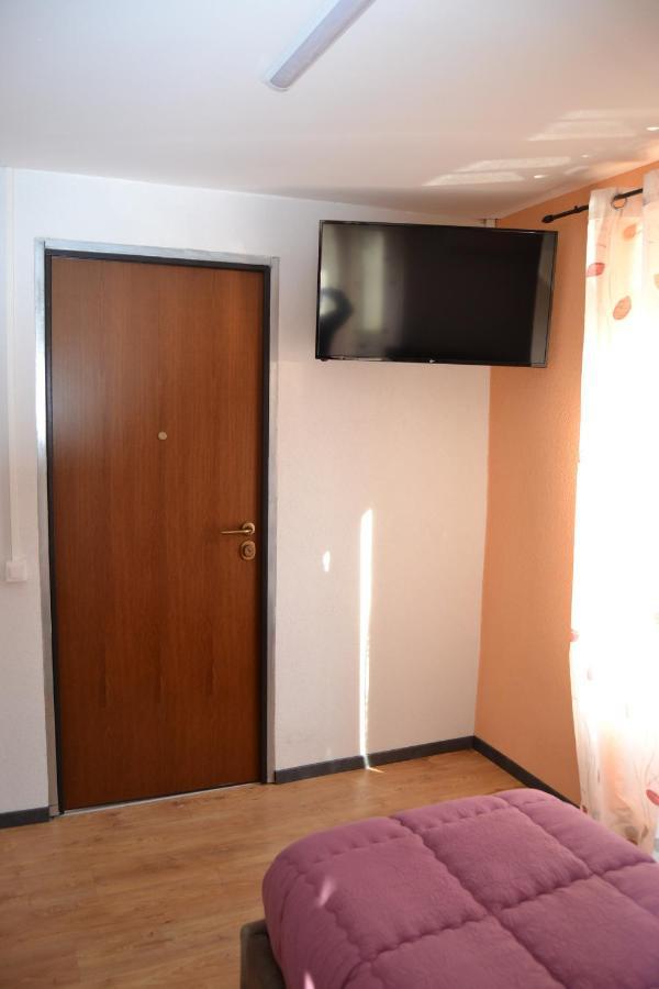 Casa Yoghi Hotell Cadenazzo Exteriör bild