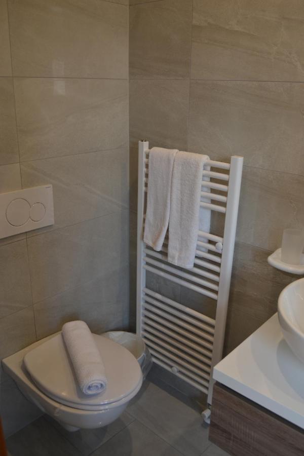 Casa Yoghi Hotell Cadenazzo Exteriör bild